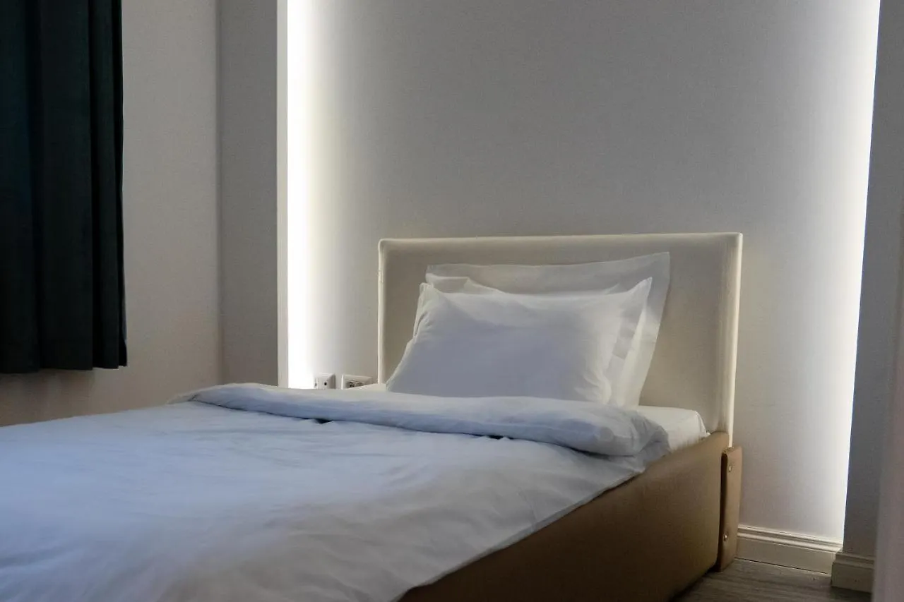 Skanderbeg Square Modern App - The Nest Tirana Appartement